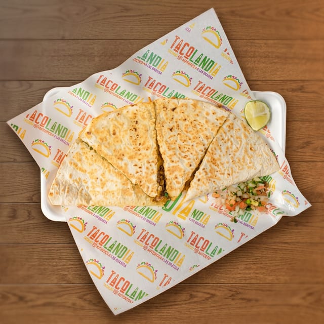 Quesadilla De Harina / Flour Quesadilla.
